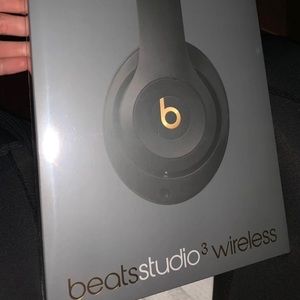 Limited Edition Solo Beats 3 Wireless headphones
